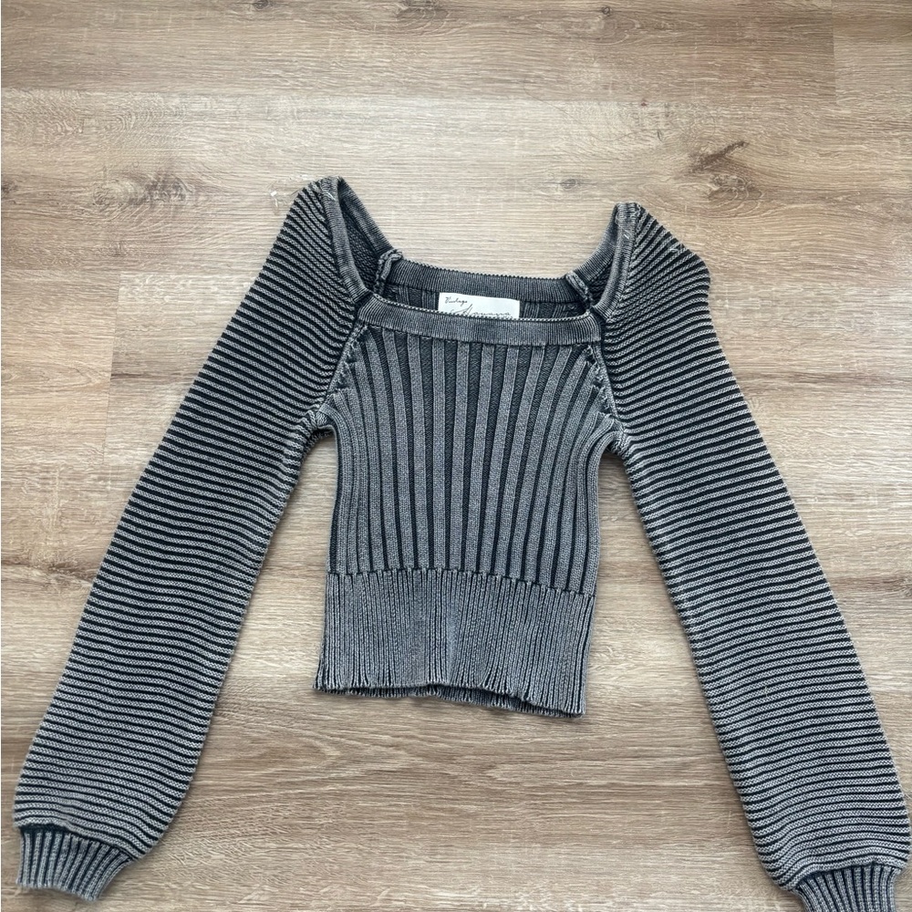 Vintage Havana rib-knit sweater is a gray, size small